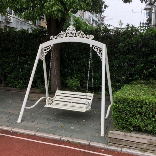 如何选择合适的铁艺秋千