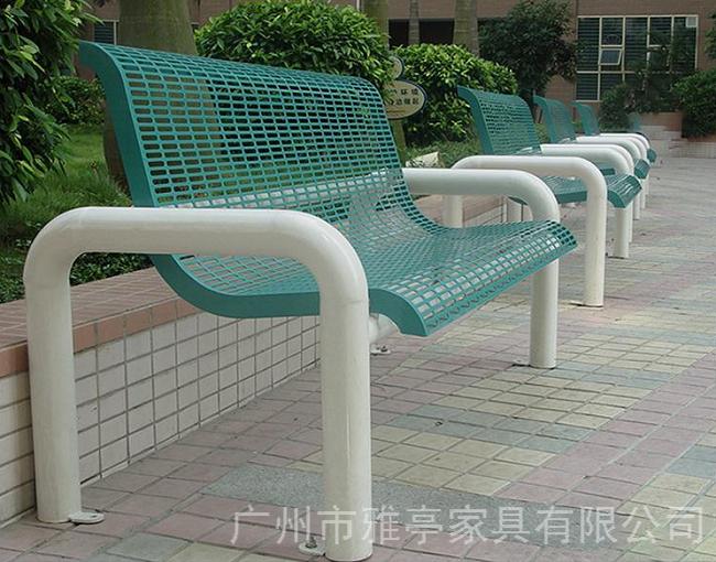 怎么选择冲孔钢板休闲椅？